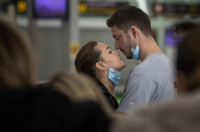 Γιατί οι άνθρωποι δυσκολευόμαστε τόσο να ζούμε χώρια εν μέσω πανδημίας;