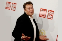 Ο Έλον Μασκ δουλεύει νυχθημερόν για να μας πάει στο Διάστημα