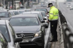 Απαγόρευση κυκλοφορίας: «Κόφτης» στα SMS για τις μετακινήσεις