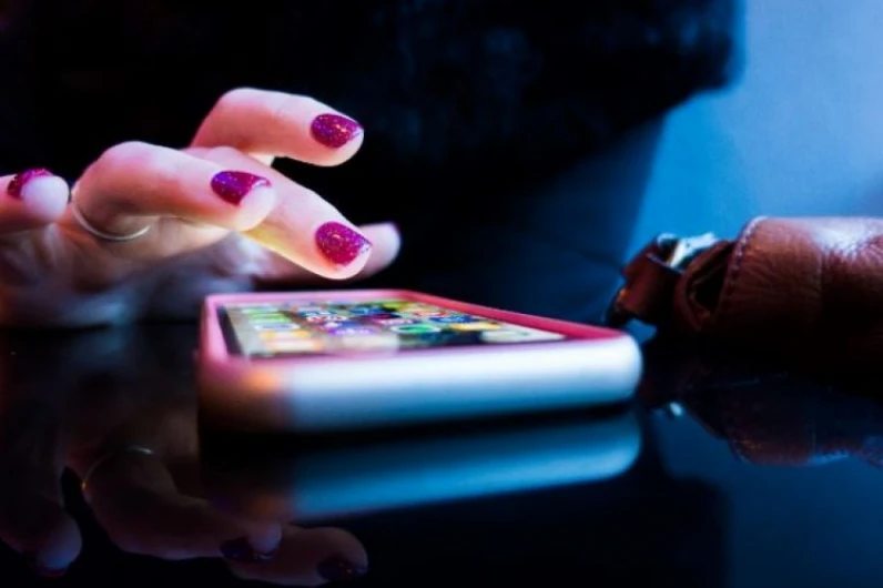 Παπαθανάσης: Επιχορήγηση έως 30.000 για δημιουργία e-shop