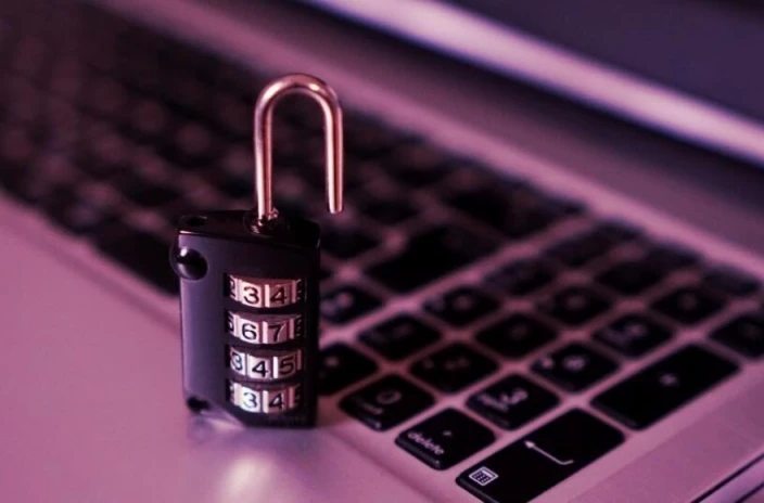 Έρχεται «φραγή» σε ιστοσελίδες που υπερφορτώνουν το δίκτυο στην Ελλάδα