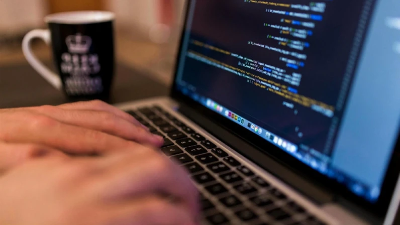 Πρόγραμμα υποτροφιών του Ομίλου Quest για εκμάθηση κώδικα